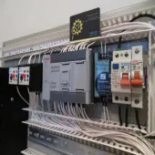 طراحی و ساخت تابلو برق کنترل اتوماتیک با PLC ایرانی